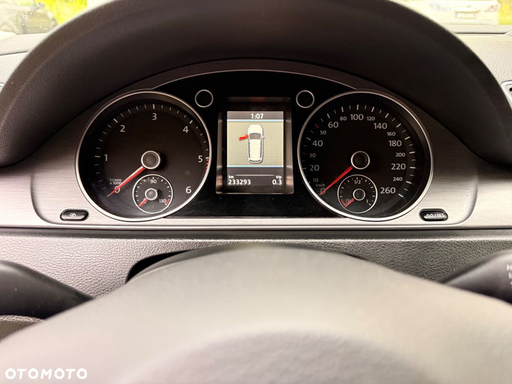 Volkswagen Passat 1.6 TDI BlueMotion Technology Comfortline - 10