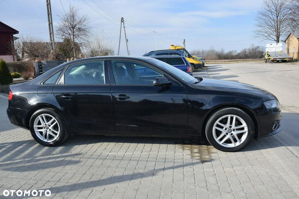 Audi A4 Limousine - 10