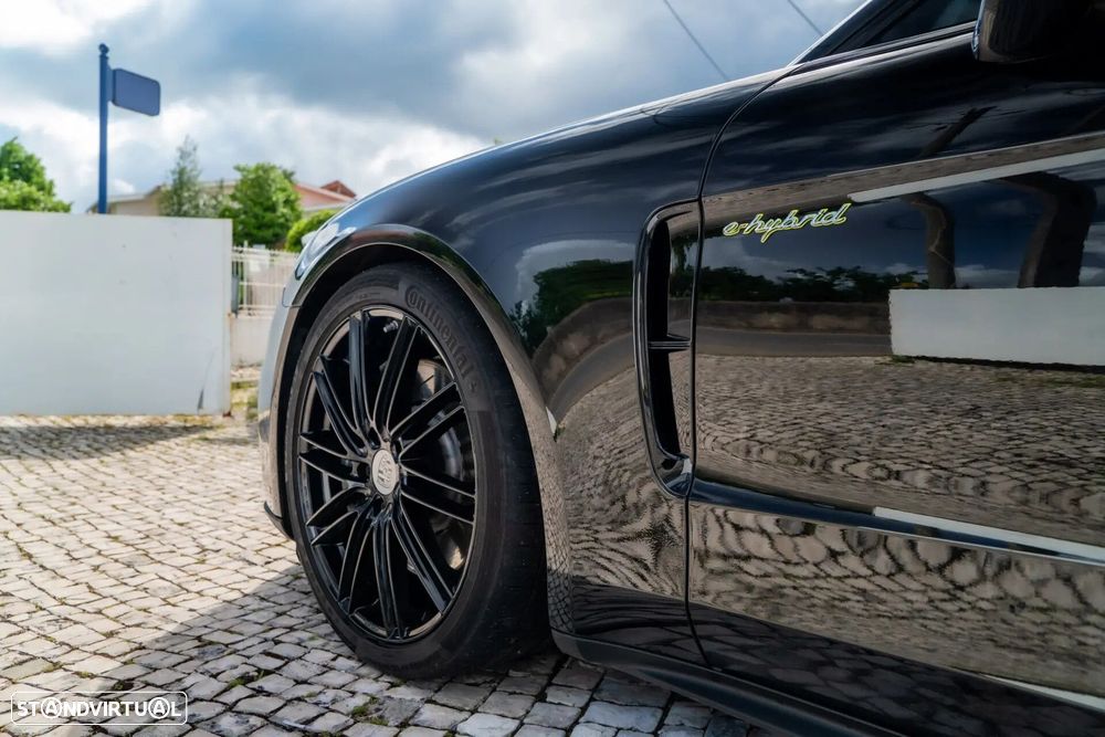 Porsche Panamera Sport Turismo 4 E-Hybrid Platinum Edition - 27