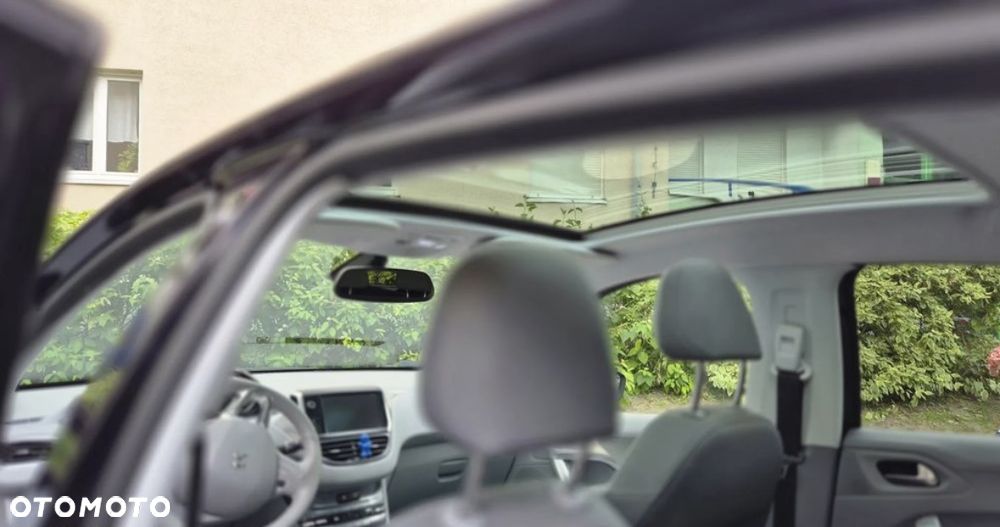 Peugeot 208 2014 photo 5