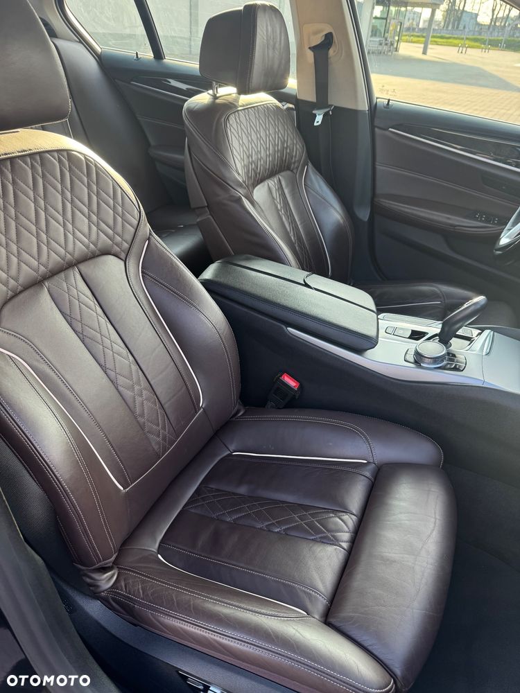 BMW Seria 5 520d xDrive - 16
