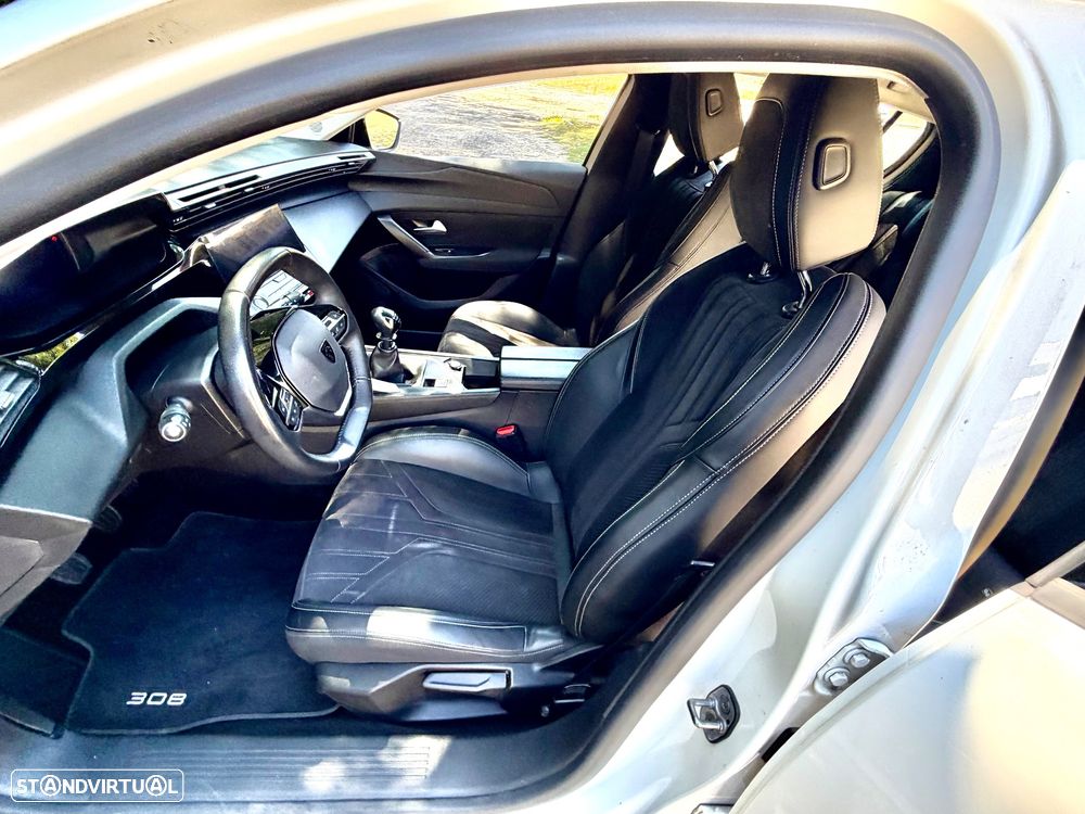 Peugeot 308 1.2 PureTech Allure Pack - 43