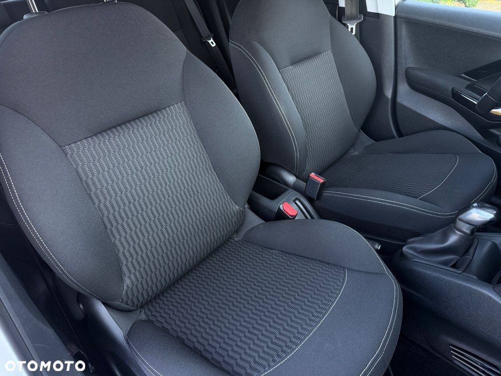 Peugeot 208 82 VTI Style - 34