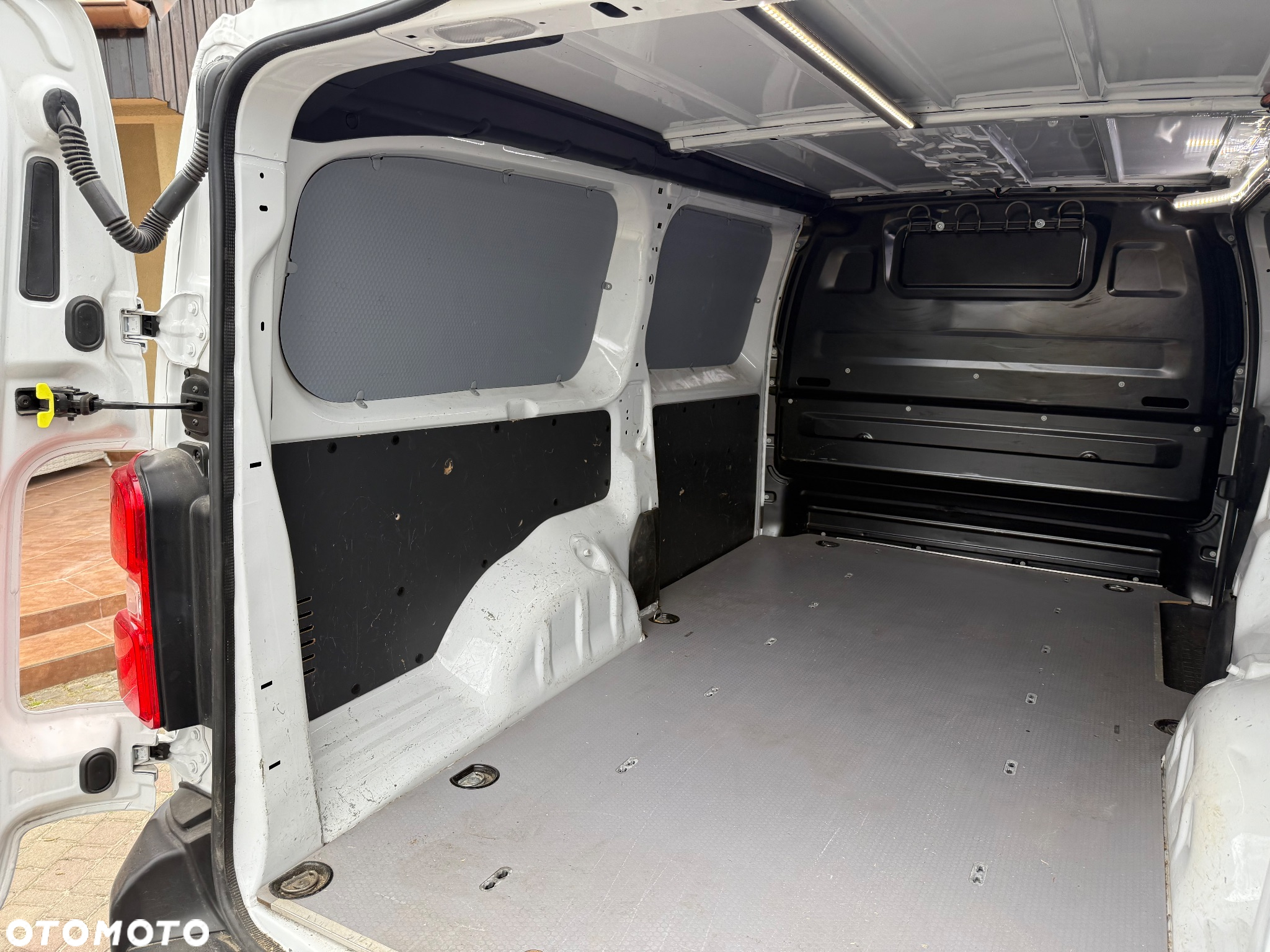 Opel VIVARO - 30