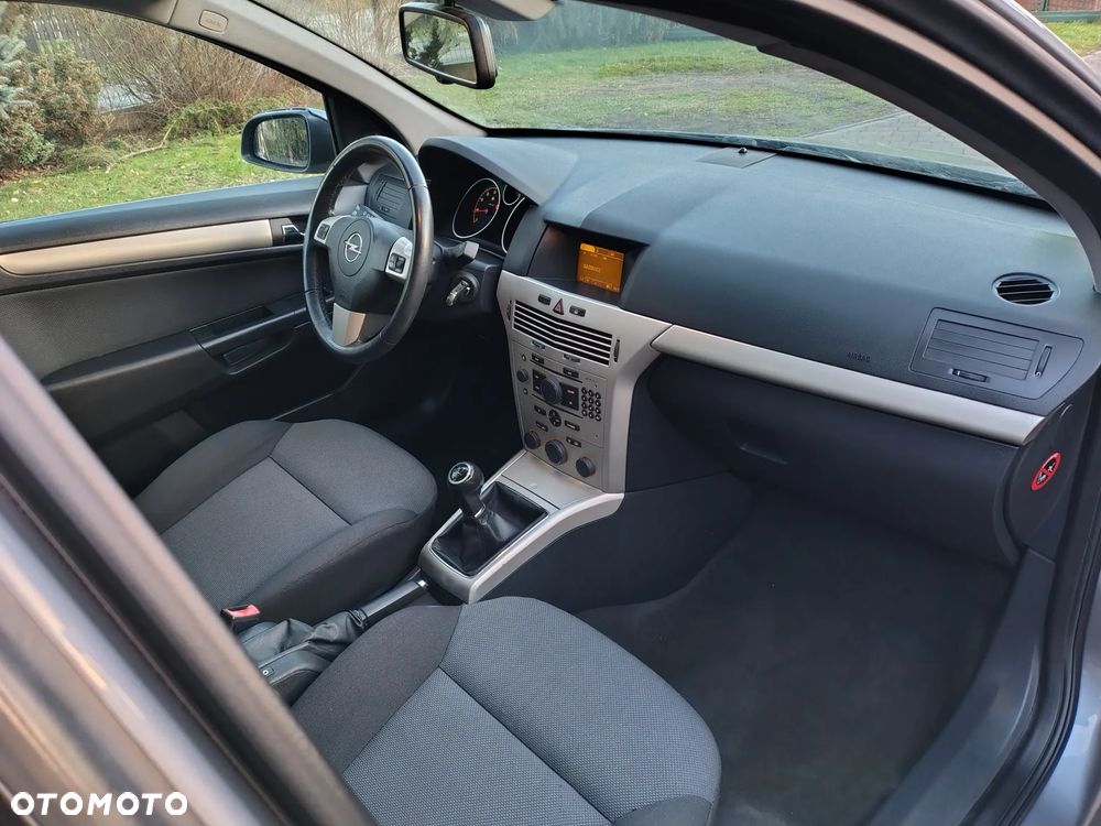 Opel Astra 1.6 Easytronic NAVI - 17