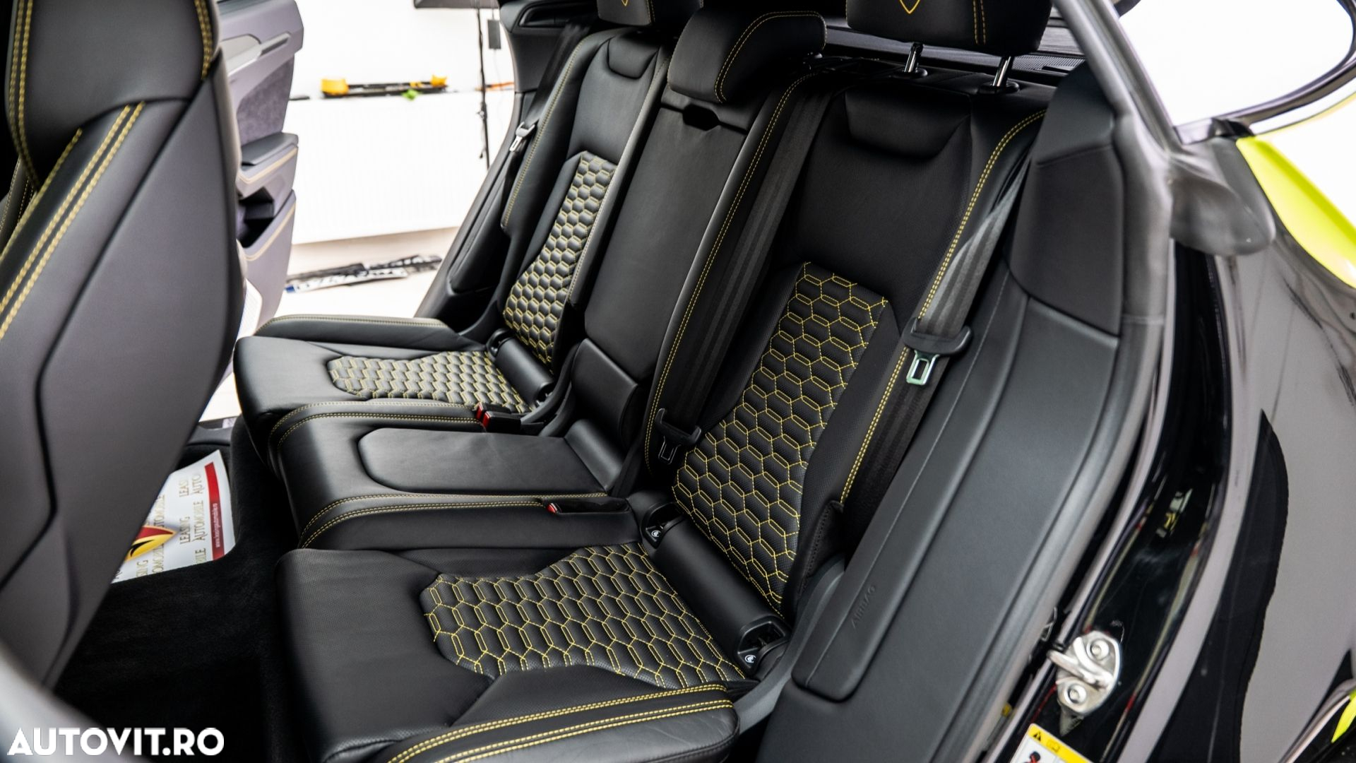 Lamborghini URUS Standard - 14