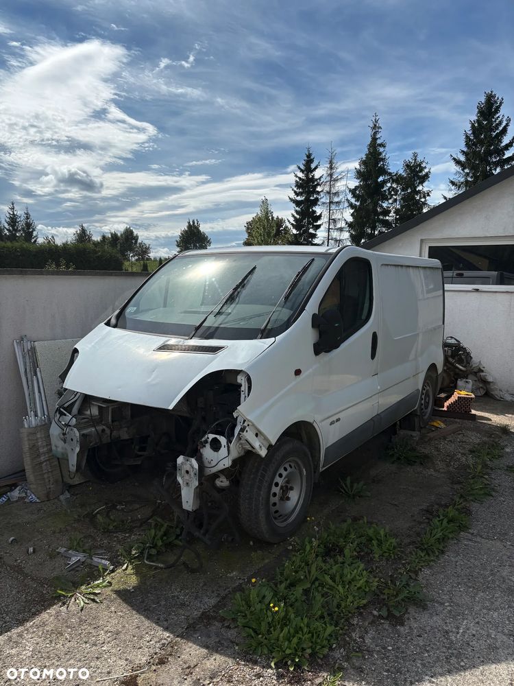 Renault TRAFIC - 2
