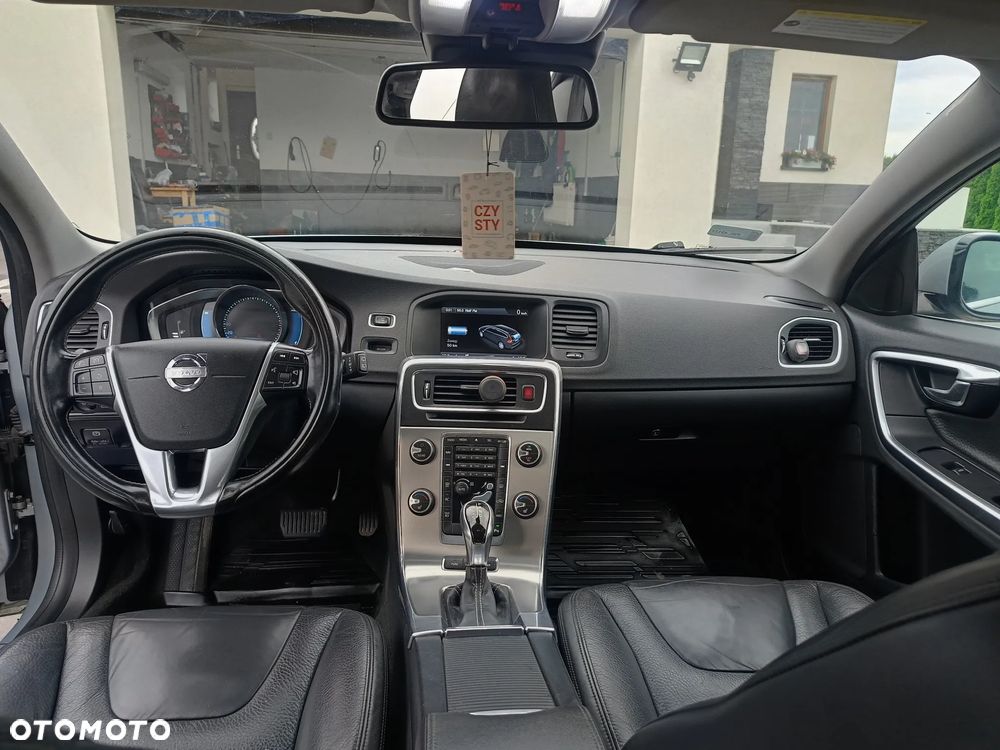 Volvo V60 D6 AWD Plug-in Hybrid Summum - 29