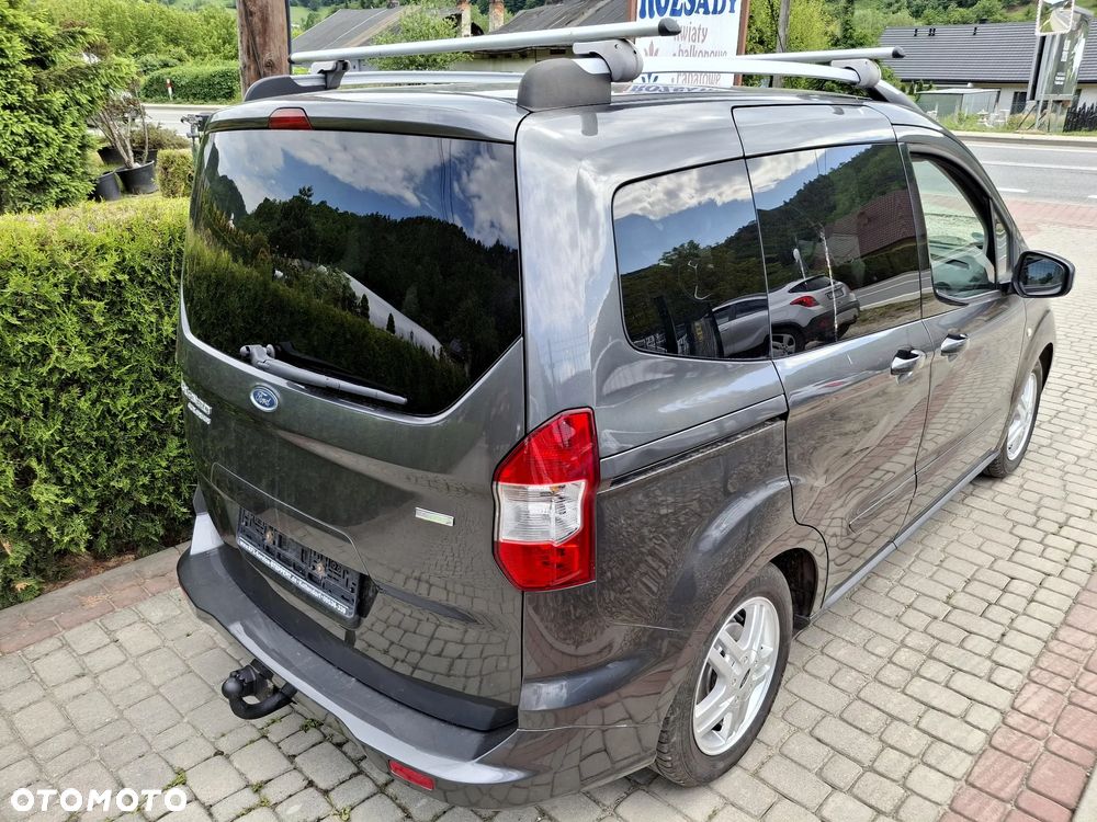 Ford Tourneo Courier 1.0 EcoBoost S&S Titanium - 10
