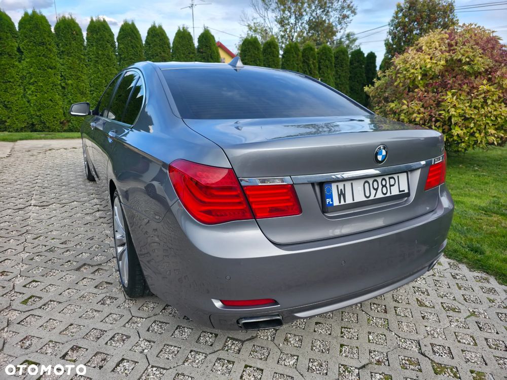 BMW Seria 7 740i - 7