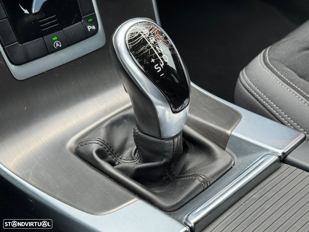 Volvo V60 1.6 D2 Momentum Eco Powershift - 27