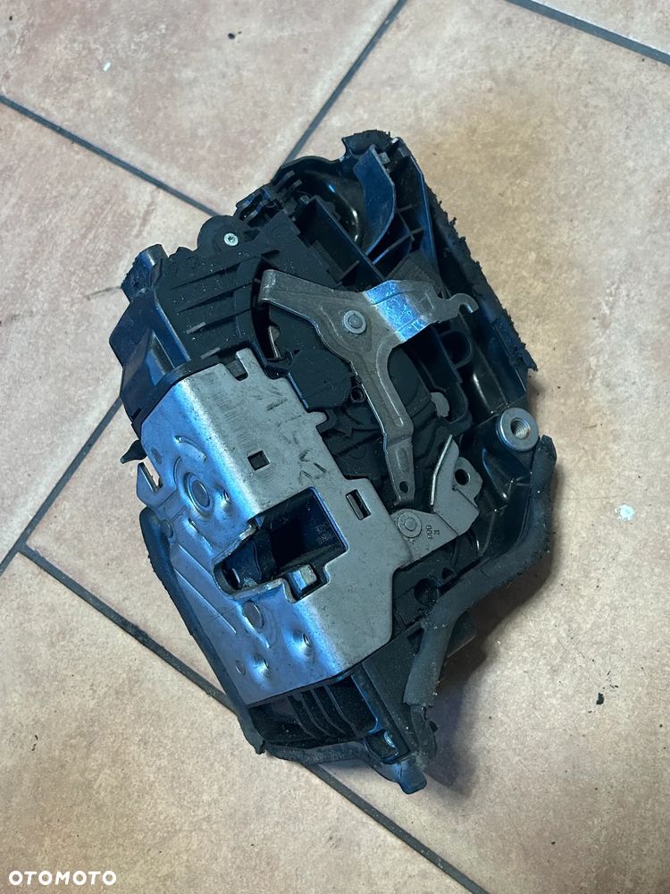 PRAWY TYLNY ZAMEK DRZWI BMW F15 F16 G11 7281954 - 2