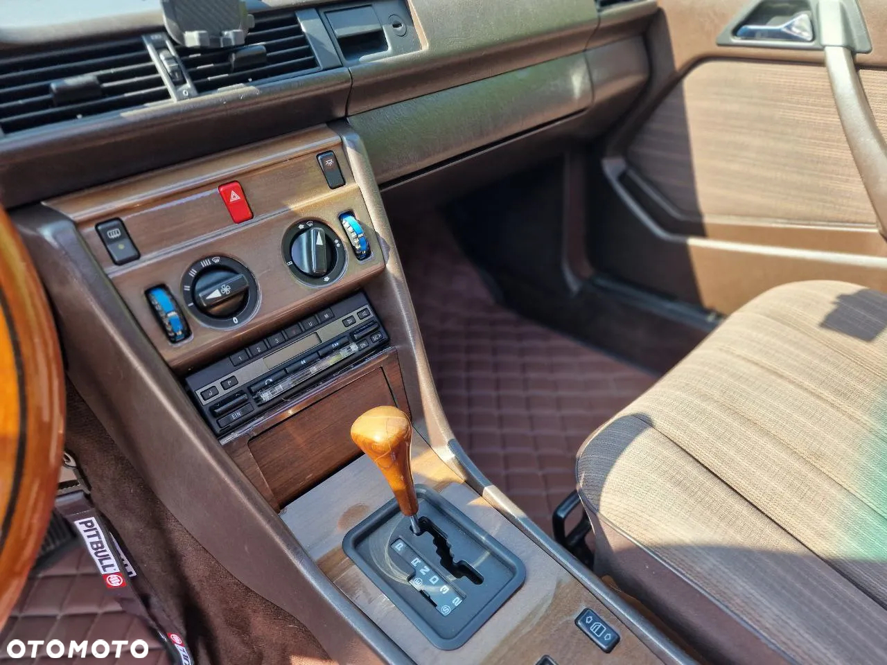Mercedes-Benz W124 (1984-1993) - 16