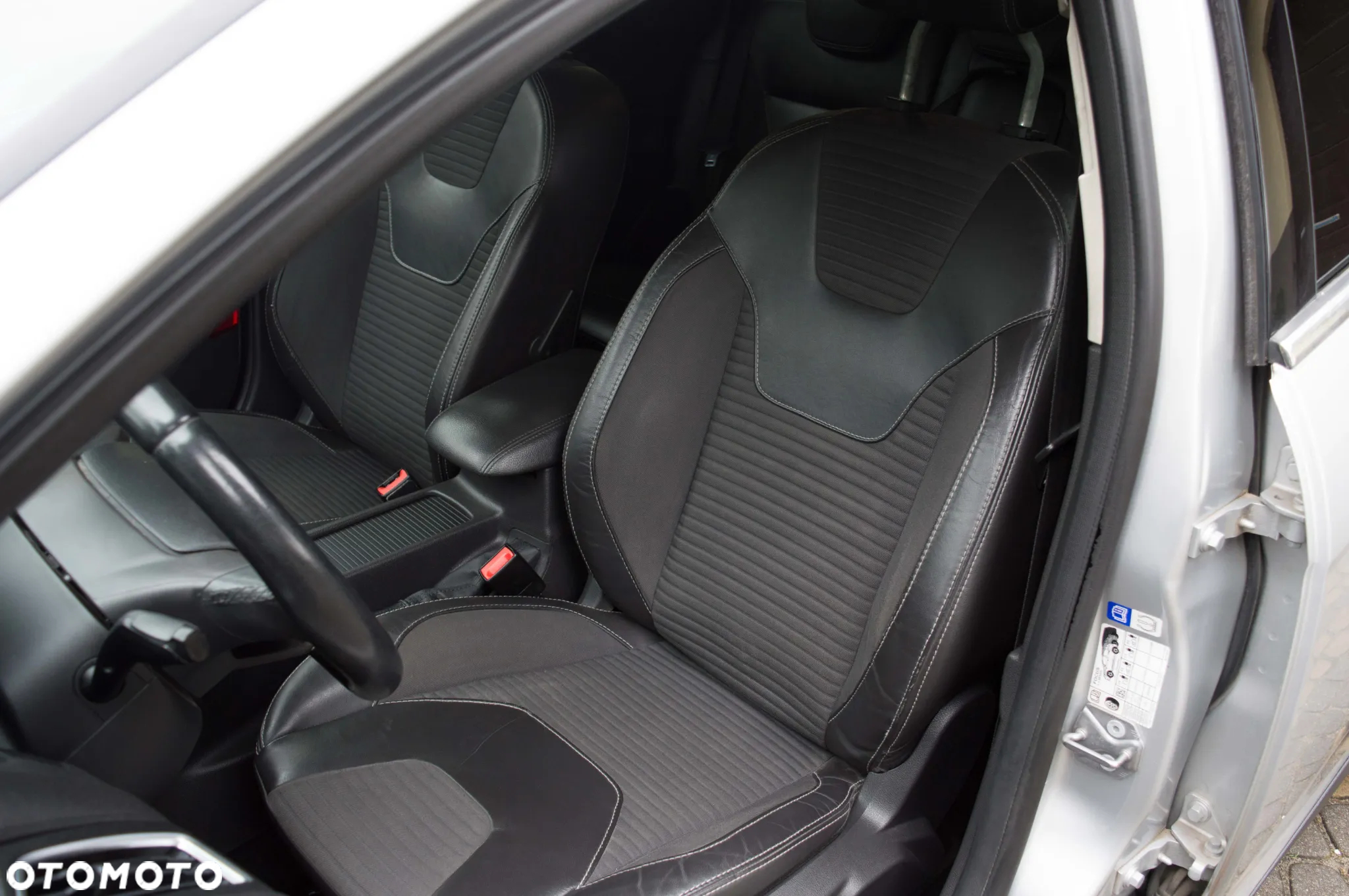 Ford Focus 2.0 TDCi Titanium ASS - 19