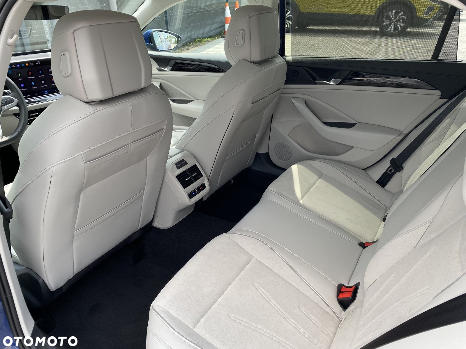 Volkswagen Passat - 18