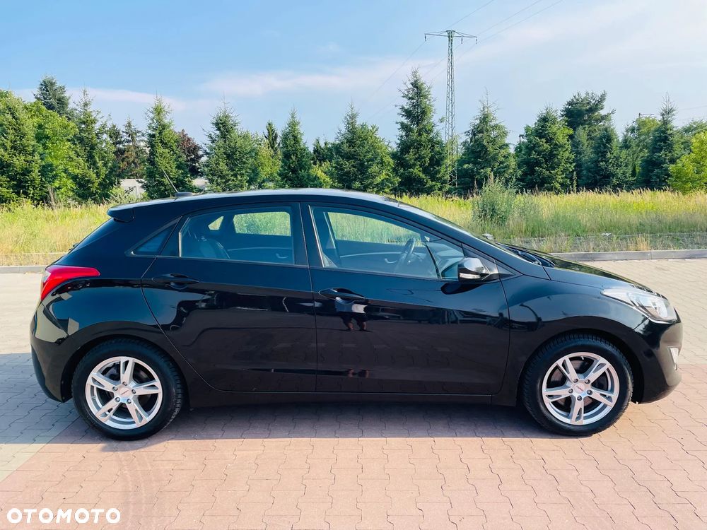 Hyundai i30 blue 1.6 GDI YES Gold - 2