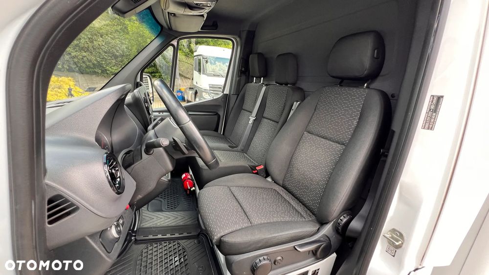 Mercedes-Benz Sprinter 319 CDI - 17