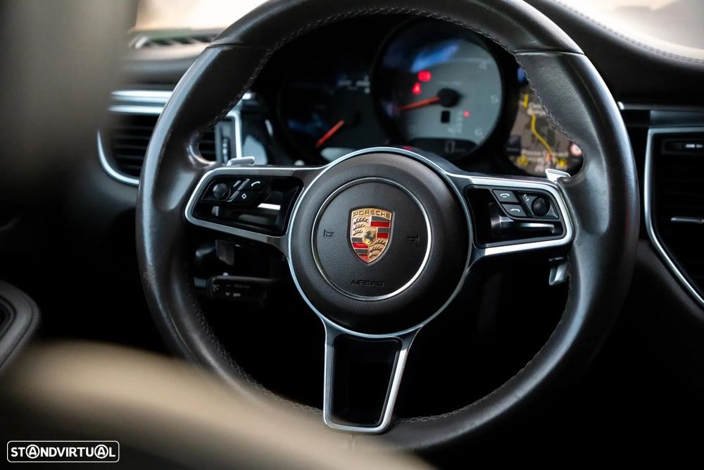 Porsche Macan S - 26
