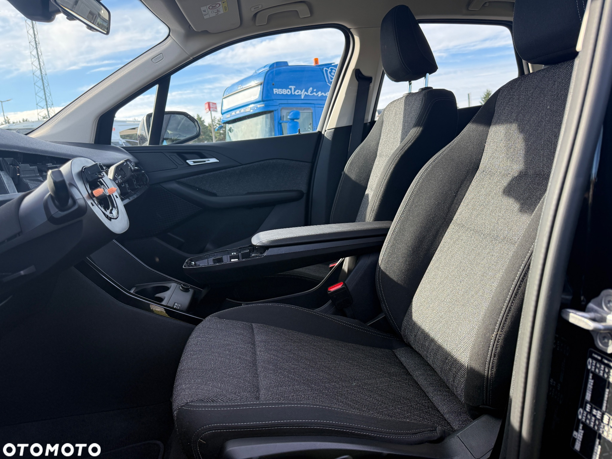 BMW Seria 2 218d Active Tourer - 32