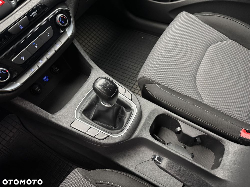 Hyundai i30 1.5 DPI Classic + - 32