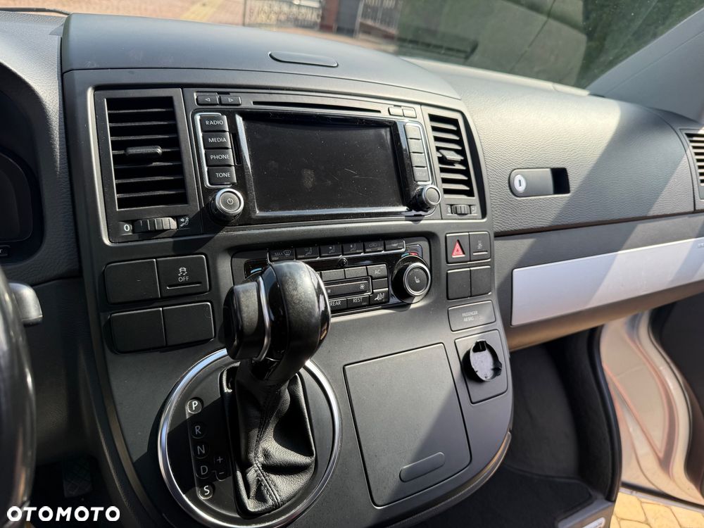 Volkswagen Multivan - 23