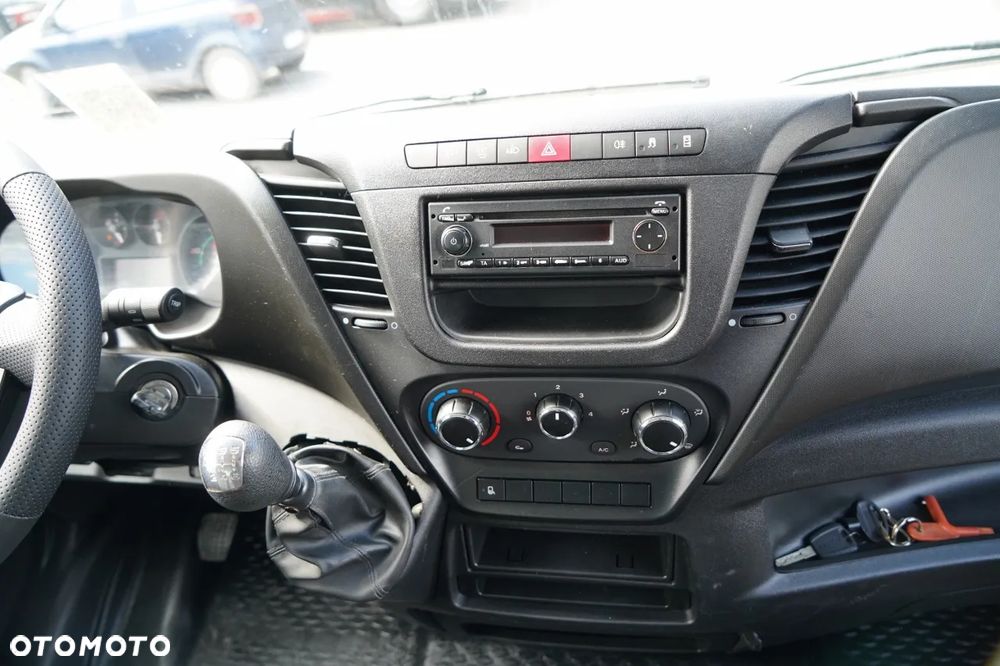 Iveco DAILY 35-150 / KONTENER 4,2 M / WINDA-750kg / BLIŹNIAK DMC: 3500 KG - 26