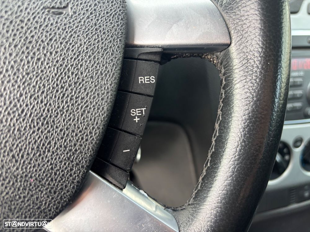 Ford Focus SW 1.6 TDCi Titanium - 36