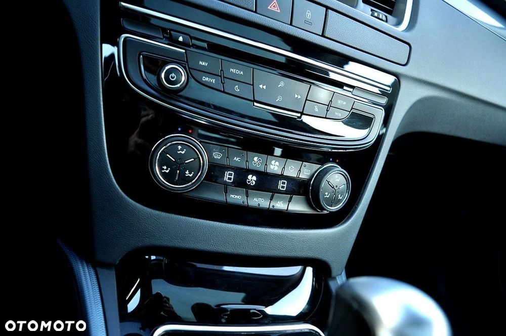 Peugeot 508 BlueHDi 120 EAT6 Stop&Start Business-Line - 25
