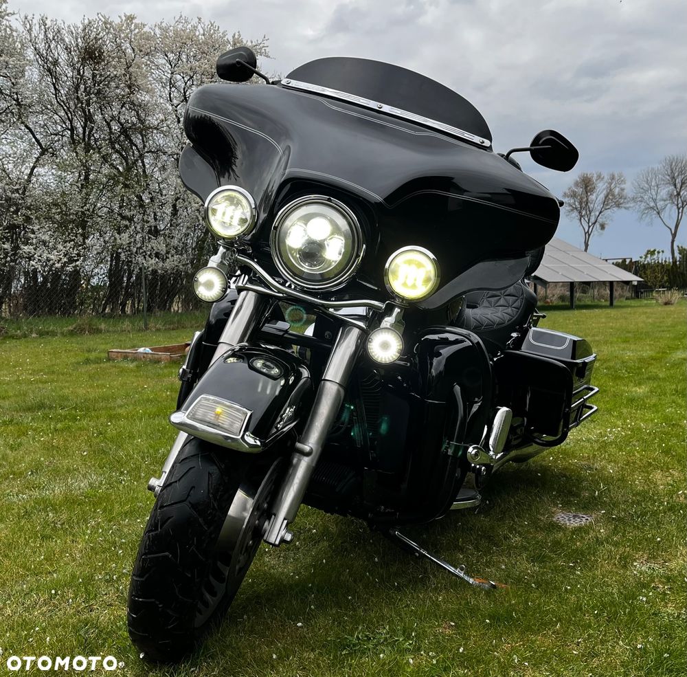 Harley-Davidson FLHTCU Ultra - 2