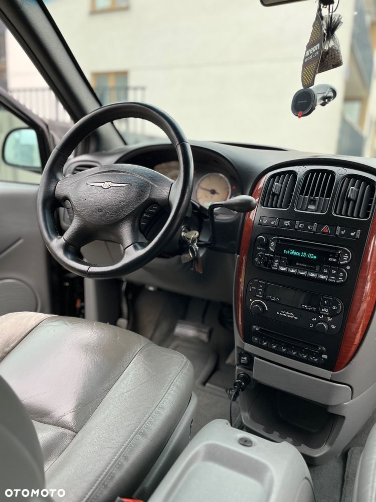 Chrysler Grand Voyager 2.8 CRD LX - 18