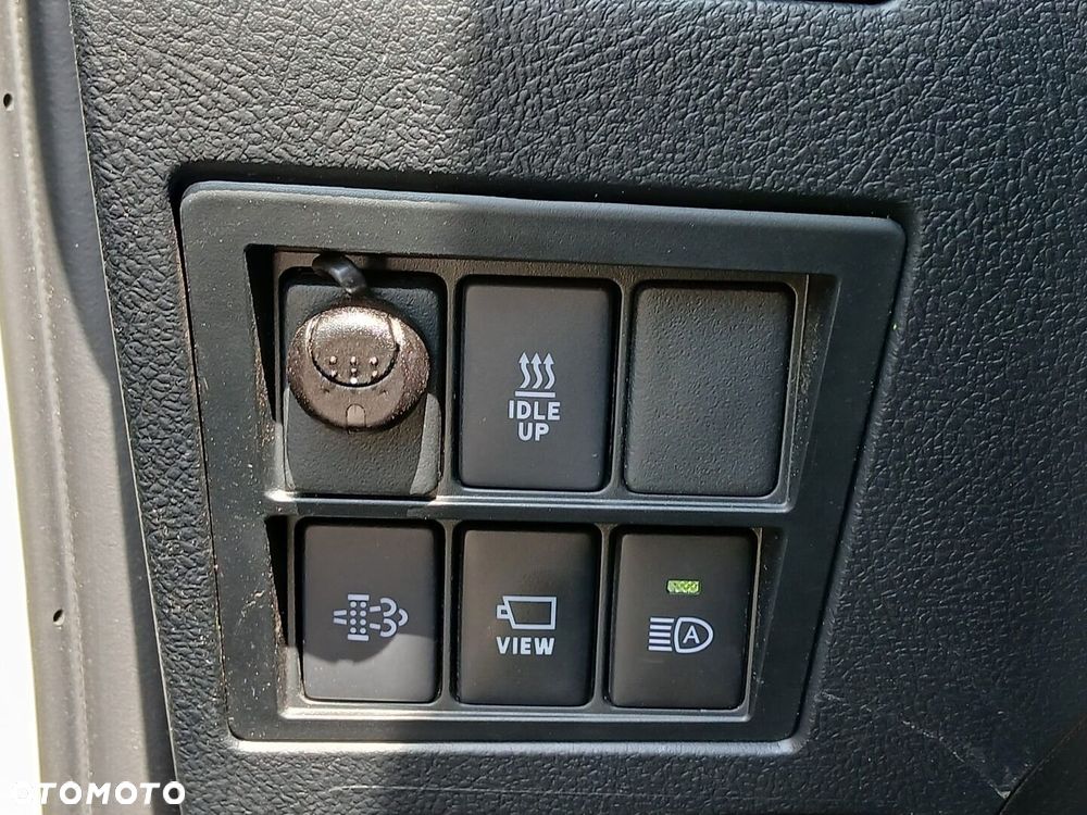 Toyota Hilux 2.8 D-4D mHEV Double Cab Invincible 4x4 - 39