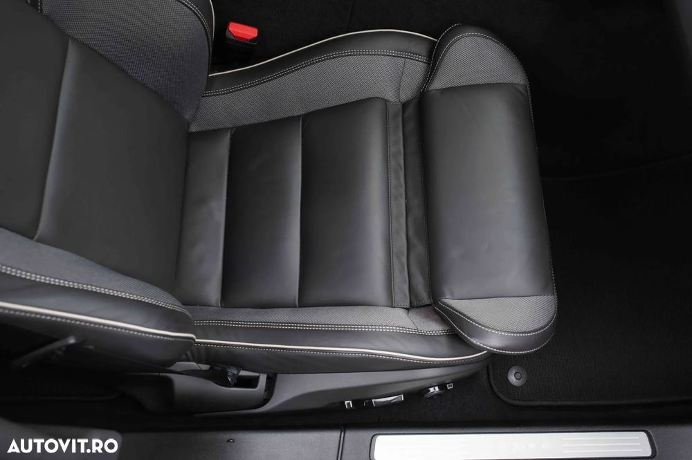 Volvo V60 B4 MHEV AT Ultimate Dark - 17