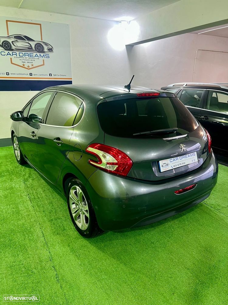 Peugeot 208 1.2 VTi Allure - 2