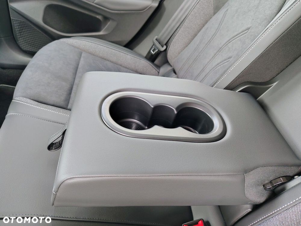 Volkswagen Golf - 23