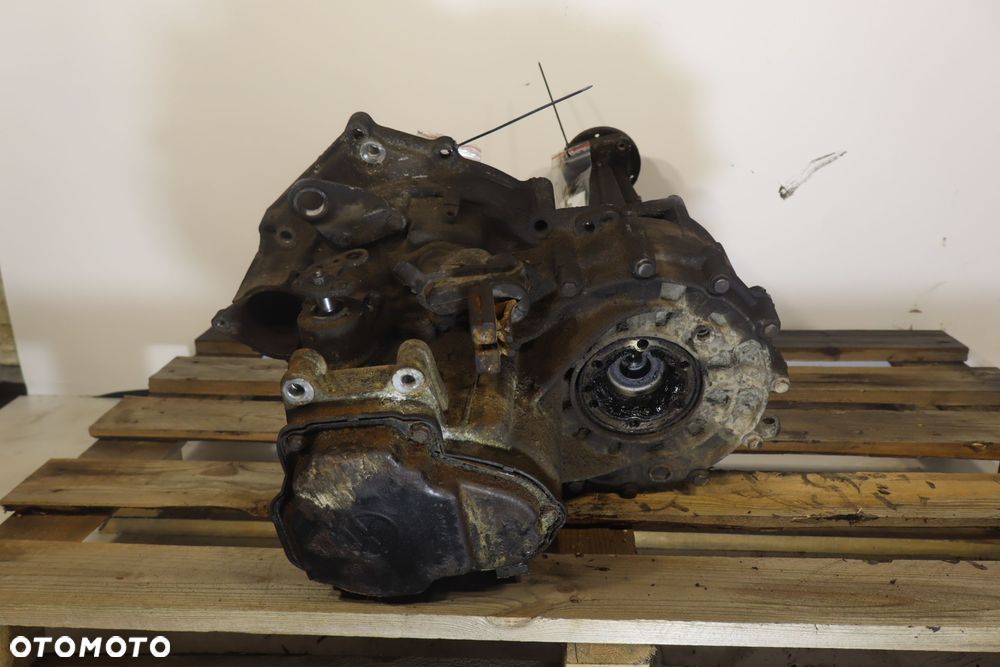 SKRZYNIA BIEGÓW 5 BIEGOWA VOLKSWAGEN TRANSPORTER T4 1.9D DQL - 2