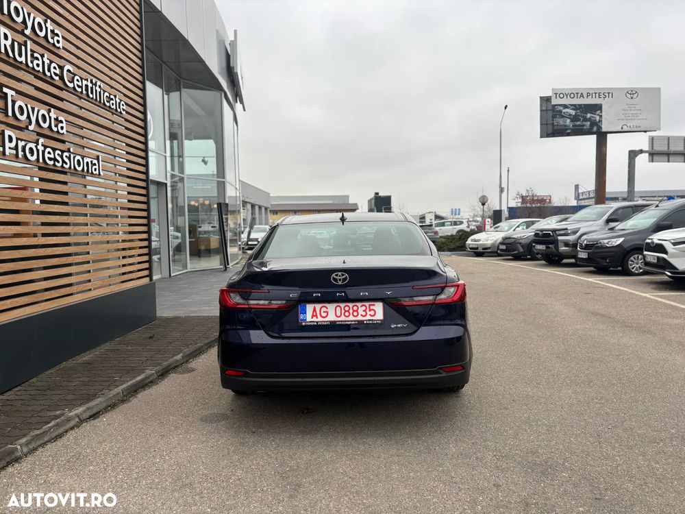 Toyota Camry 2.5 Exclusive - 6