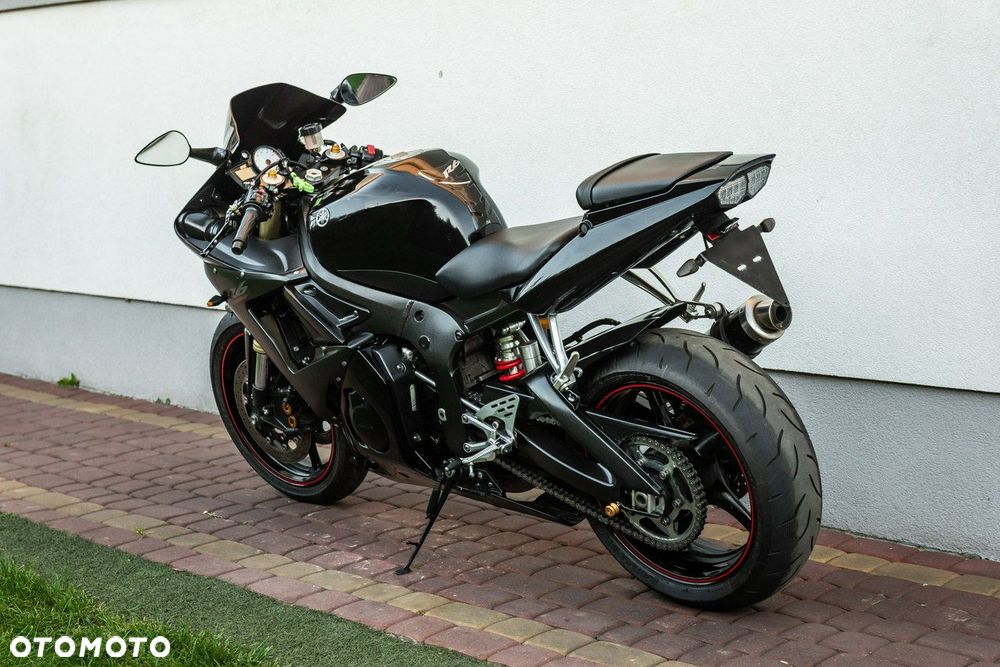 Yamaha R6 - 4