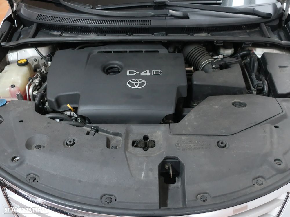 Toyota Avensis SW 2.0 D-4D Exclusive - 6