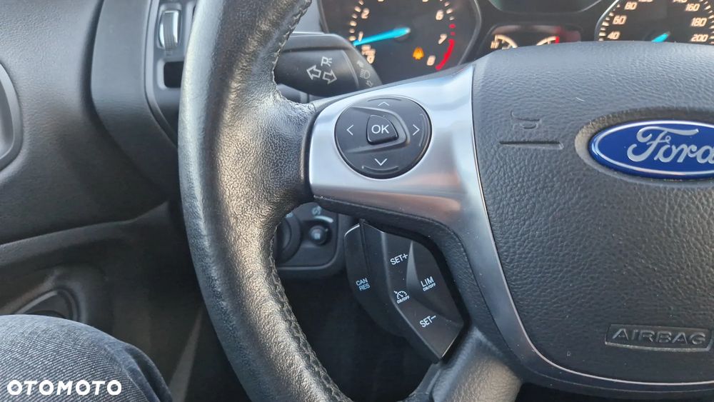 Ford Kuga 1.5 EcoBoost 2x4 Titanium - 17