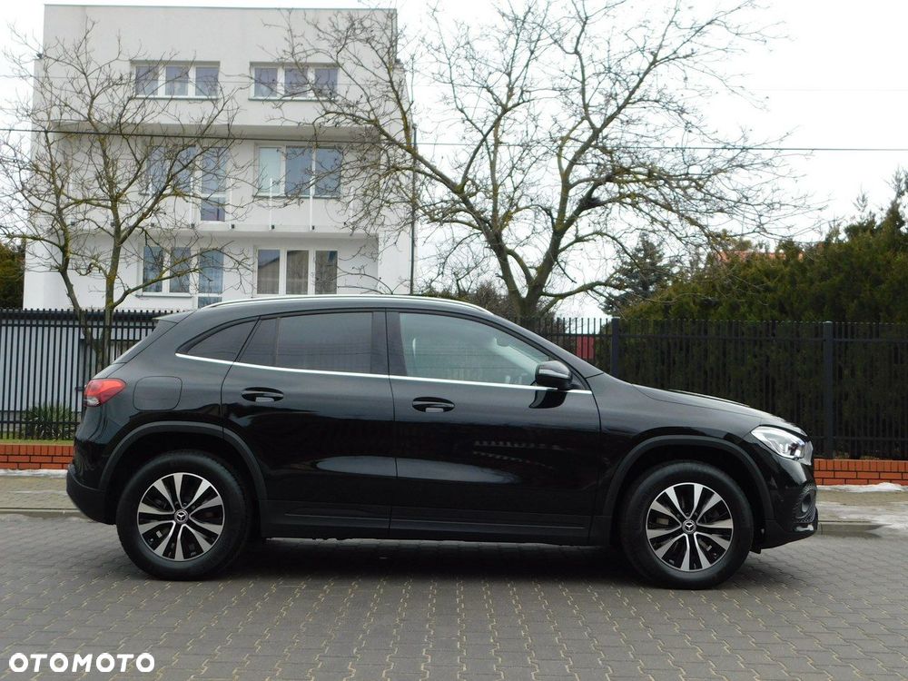 Mercedes-Benz GLA - 22