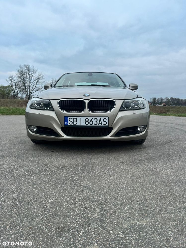 BMW Seria 3 320i - 9