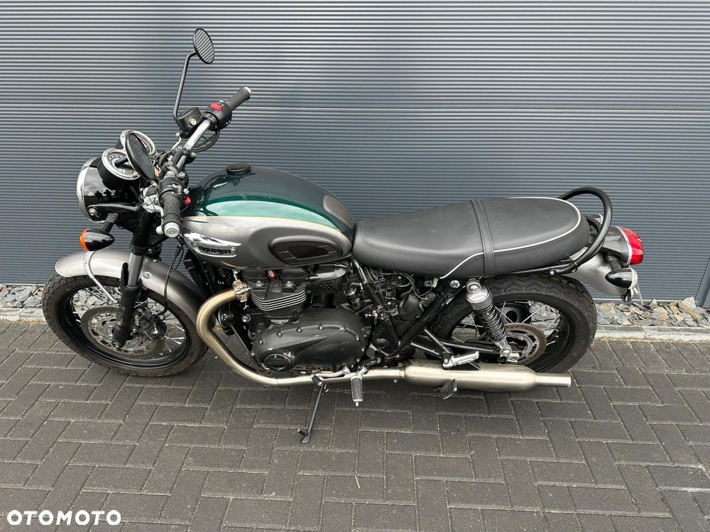 Triumph Bonneville - 2