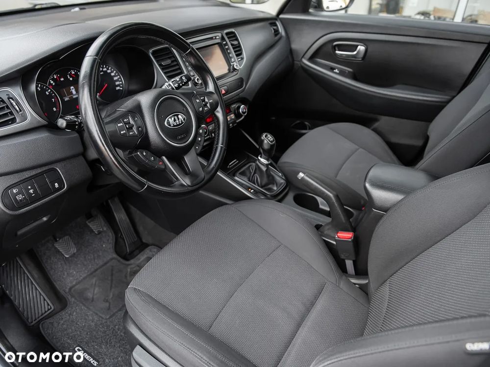 Kia Carens - 15