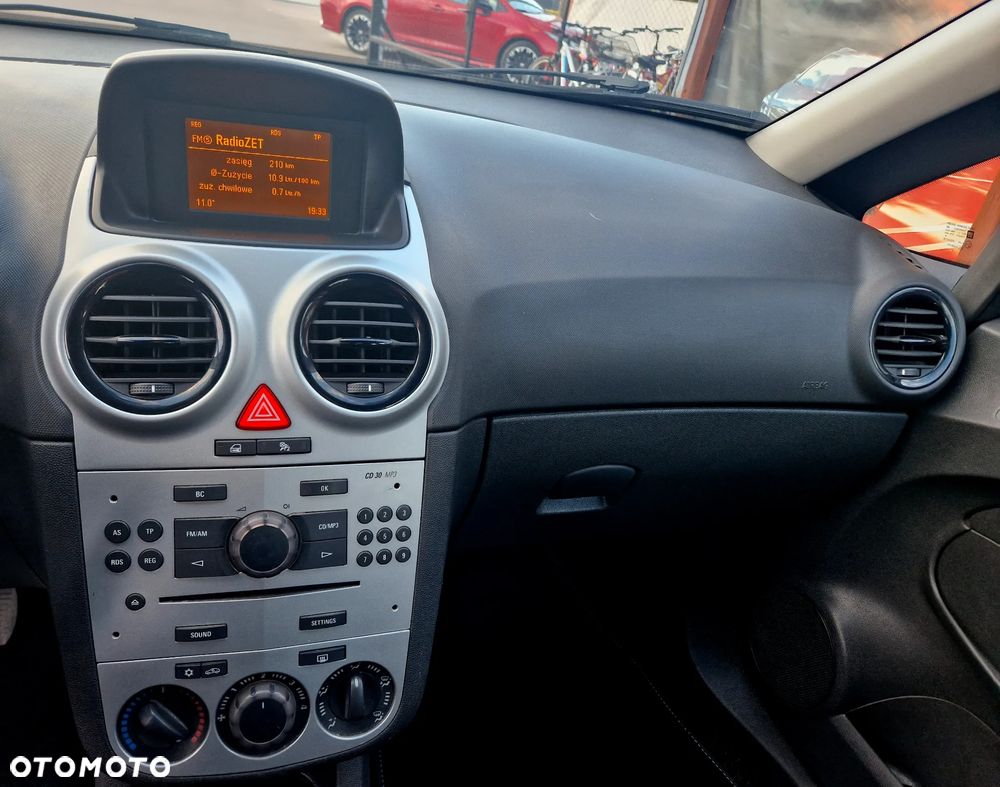 Opel Corsa 1.2 16V Essentia S&S - 19