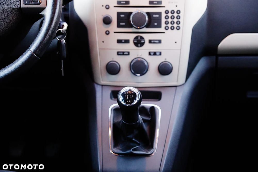 Opel Zafira 1.8 Cosmo - 21