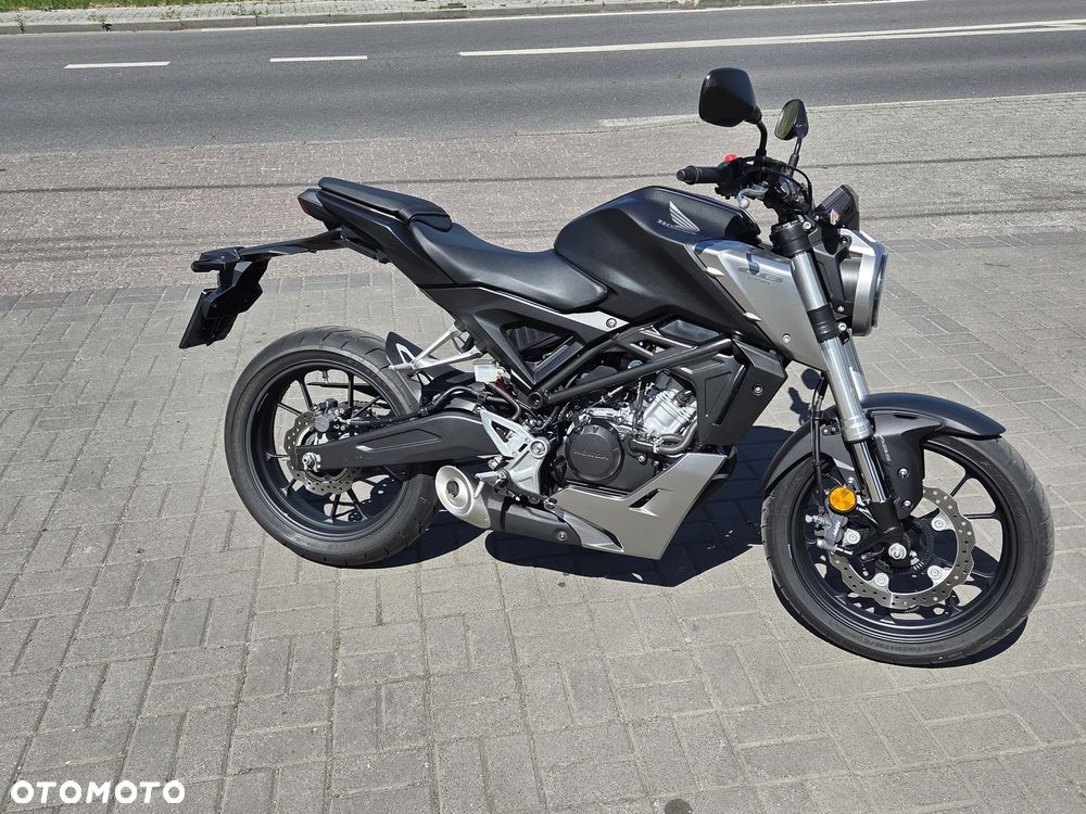 Honda CB - 12