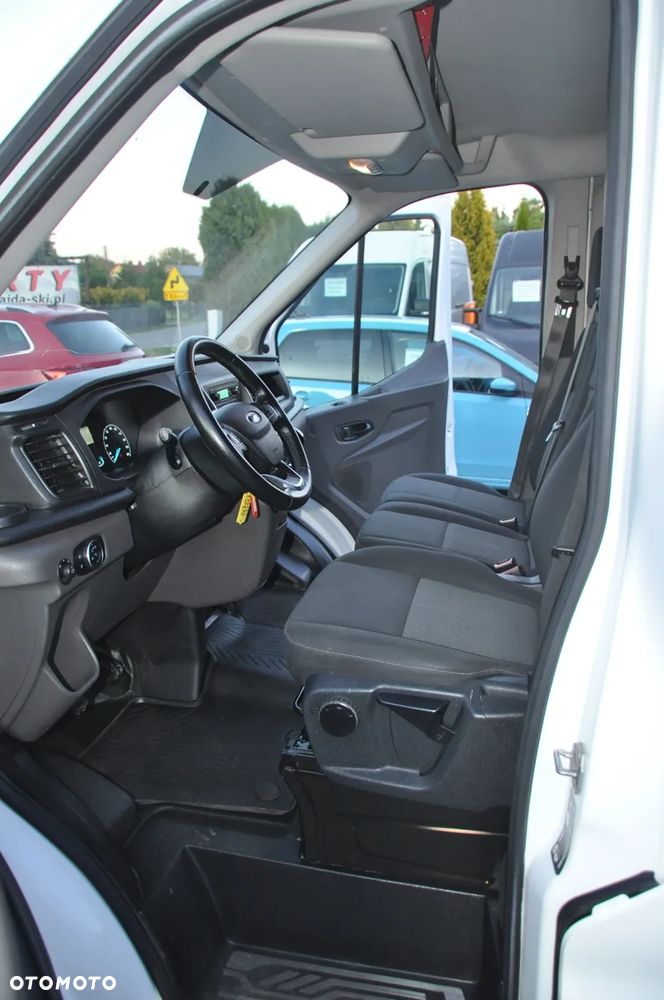 Ford Transit - 25