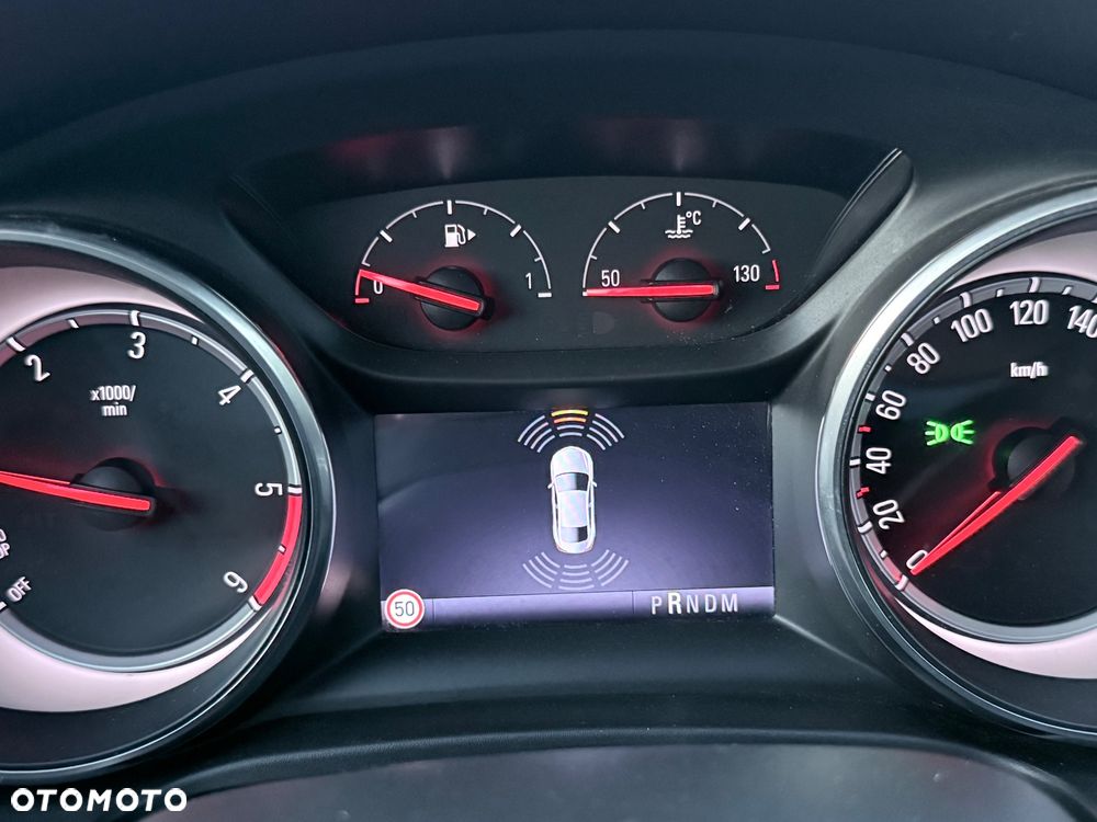 Opel Insignia - 30