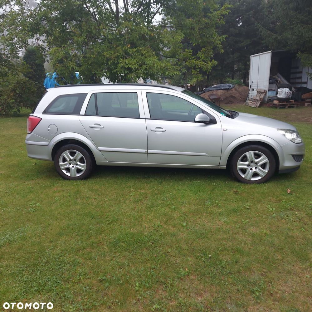 Opel Astra ver-1-6-caravan - 9