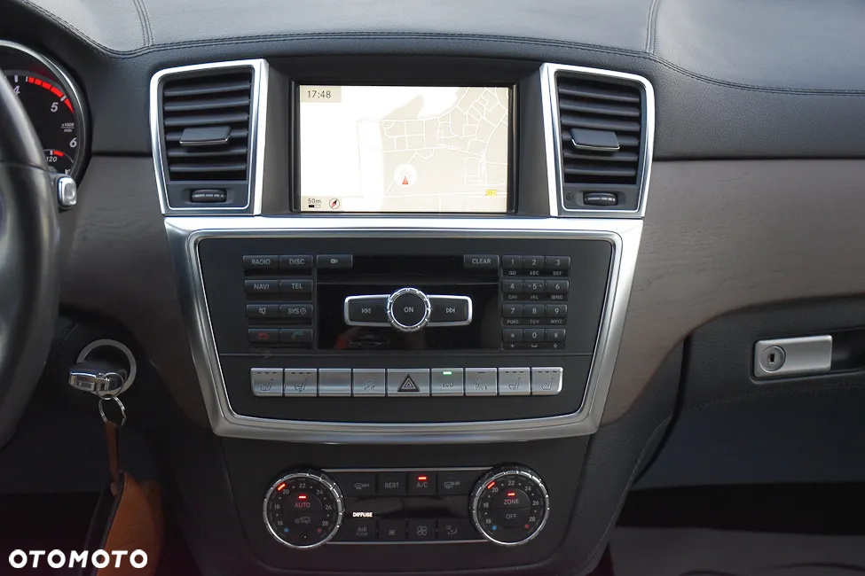 Mercedes-Benz GL 350 BlueTec 4-Matic - 30
